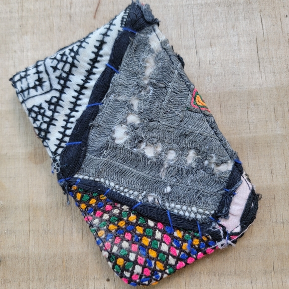 🌎👽 Free People Boho Embroidered Repurposed vtg banjara hippie Wallet card case - Picture 10 of 16
